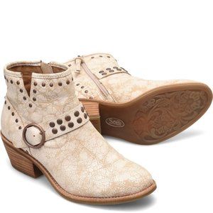NWOB Sofft "Allene II" leather booties, ivory, size 10